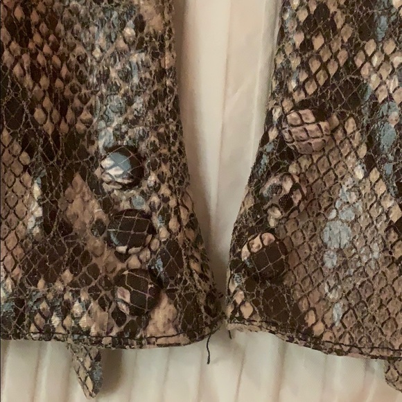 Python Printed Gloves - Picture 2 of 4